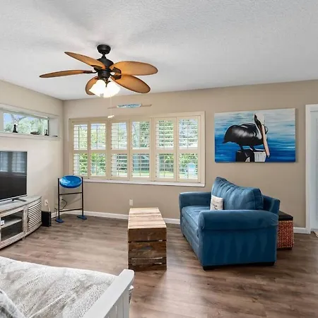 Pool, Beach, Screened Patio- A Million Memories